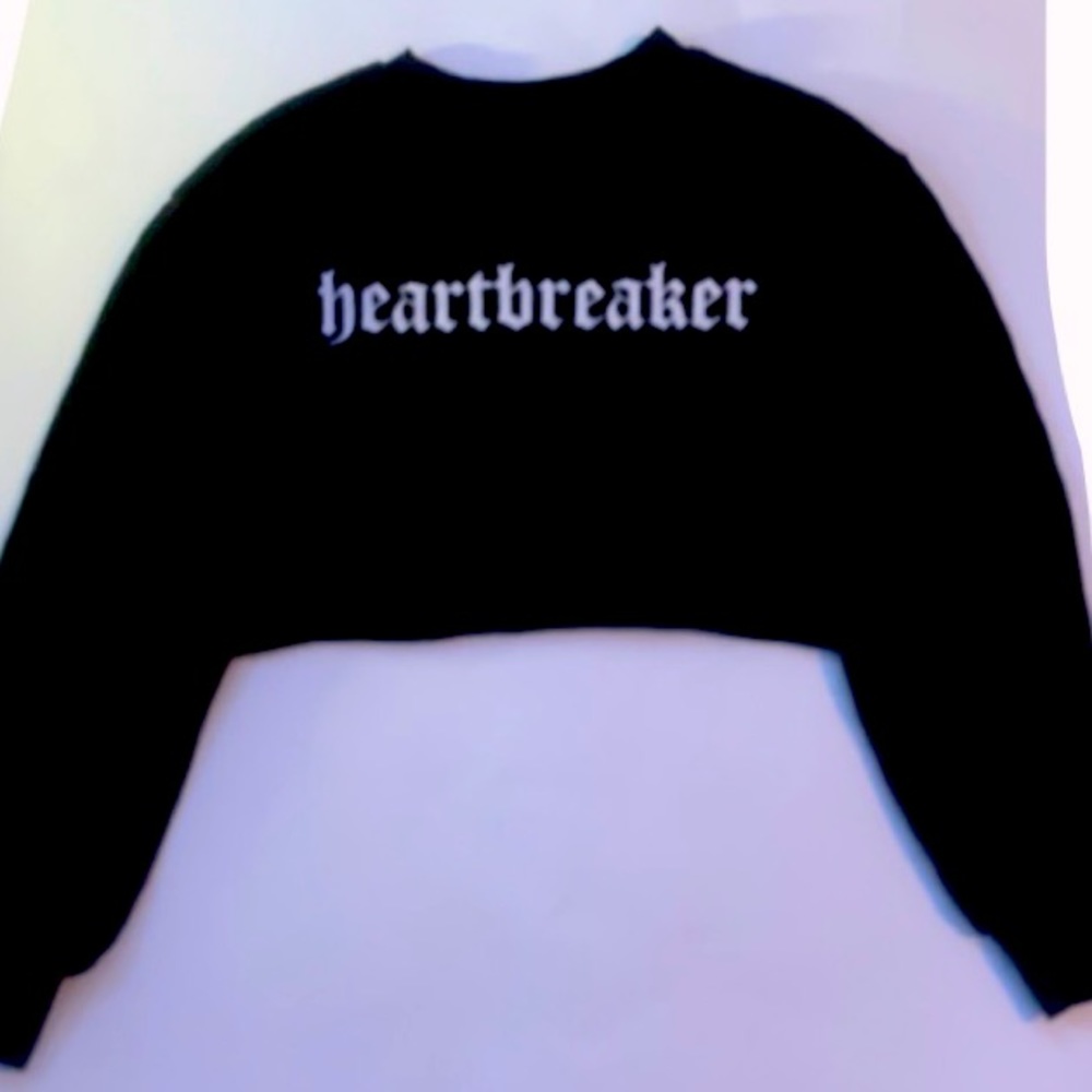 “Heart breaker” black crop top
